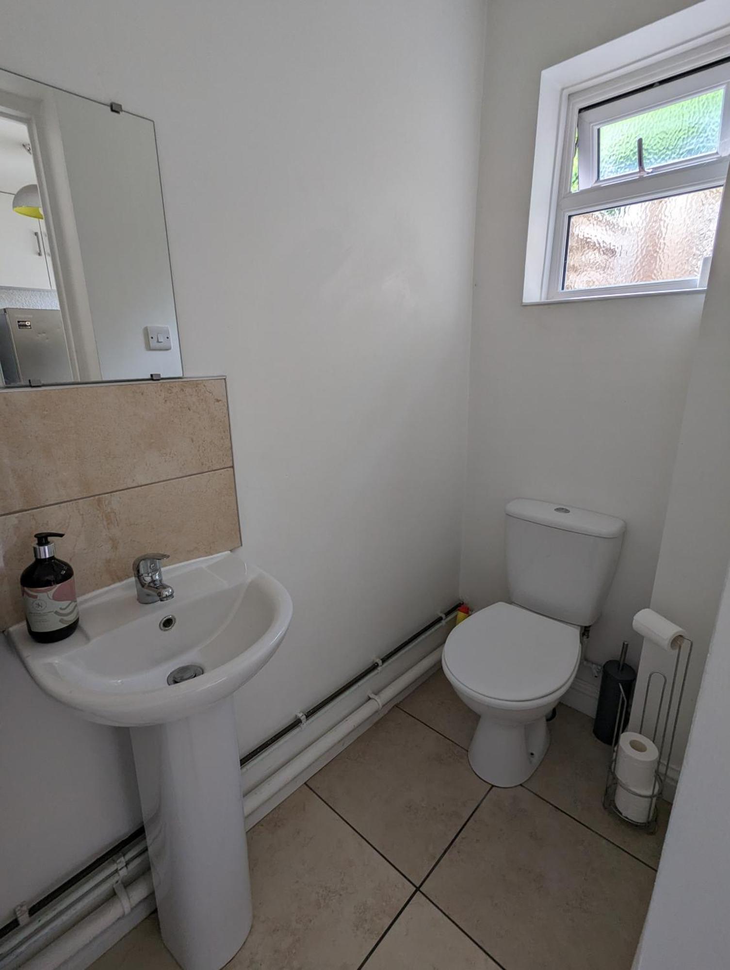 Peaceful Glastonbury Bungalow - Ideally Located Eksteriør billede